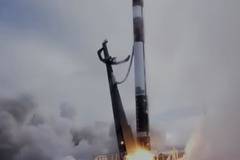 УСПЕХ: Американската ракета Електрон дебютира от нова площадка на космодрума в Нова Зеландия!