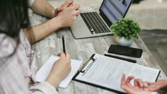 Спокойствие в смутни времена: 3 застраховки, които гарантирано ще са Ви от полза