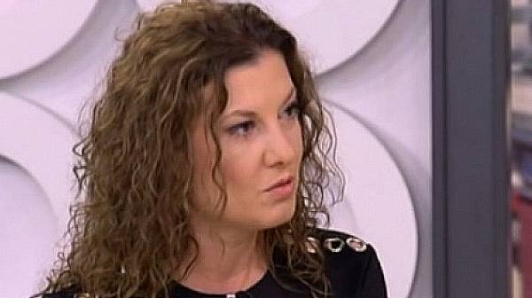 Миролюба Бенатова: Да уцелиш премиера Кирил Петков със снежна топка на националния празник, е проява на липса на аргументи