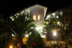 Aris Villas 3 *