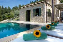 Asplathia Villas 4 *
