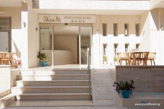 Grand TheoNi Hotel 4 *
