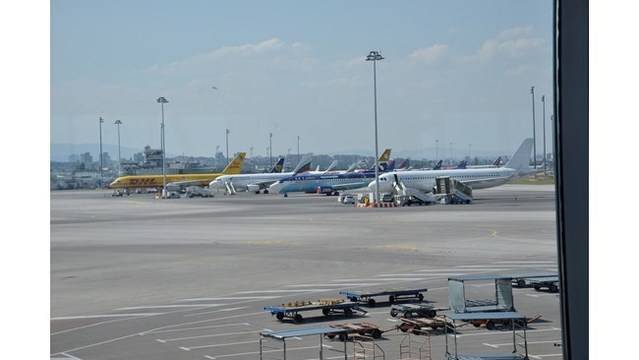 След 2 г. самолетите литнаха, но цените на горивото и заобиколни маршрути удариха авиацията