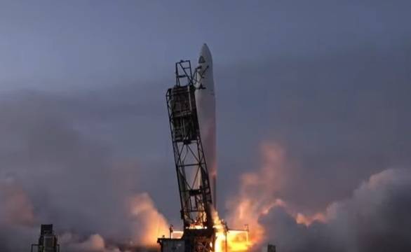 УСПЕХ: Новата ракета на американската компания Астра достигна орбита!