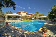 Konaki Hotel 3 *