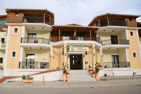 Madouri Beach Hotel 3 *