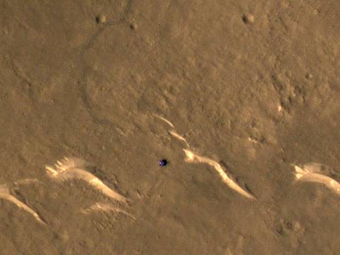 Мисията на НАСА МРО засне китайския марсоход Чжурон на повърхността на Червената планета!