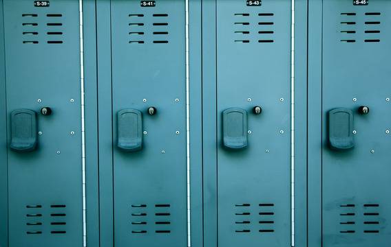 Метални гардероби в помощ на спортните клубове?