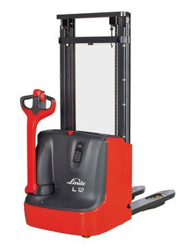 Стакер – АБ Сервиз за мотокари