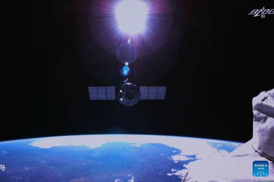 Товарният кораб Тянжоу 2 се разкачи от китайската космическа станция