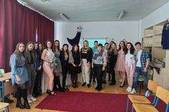 Прет-а-порте за Международния ден на Франкофонията в РПГ „Н. Стойчев“ в Разлог