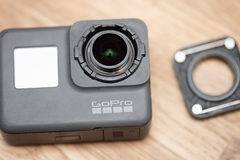Как да смените лещата на GoPro HERO7 Black, HERO6 Black, HERO5 Black и HERO (2018)