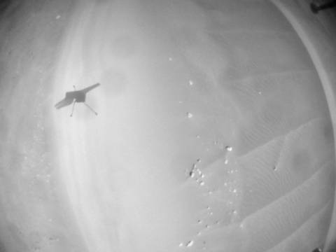 Хеликоптерът Инджинюъти изпълни успешно 24-тия си полет на Марс