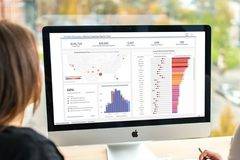 Системата за бизнес анализи Tableau за десета поредна година е сред лидерите при BI софтуера