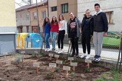 Ученици от СУ „Бр. Каназиреви“ в Разлог представиха всяка държава членка на ЕС със своето национално цвете