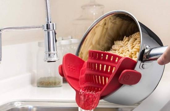 8 кухненски аксесоара, използвани от професионални готвачи (и вие също имате нужда от тях!)