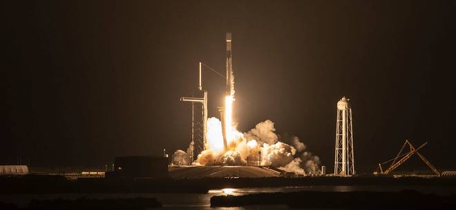 УСПЕХ: СпейсЕкс проведе 18-тото си космическо изстрелване за 2022-ра година!