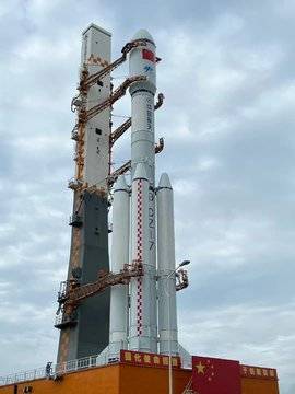 Китай ще изстреля днес товарния космически кораб Тянжоу-4