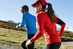 Спортните блузи за нашата тренировка, преход в планината или разходка из града