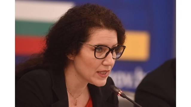 Никой не знае кога пощите ще работят нормално, 300 компютъра „дали фира“