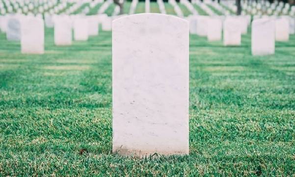 Как да изберем надгробни паметници в няколко лесни стъпки