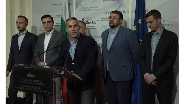 Само 1000 най-богати пенсионери няма да си вземат цялата сума, но има риск бедни да загубят (Обзор)