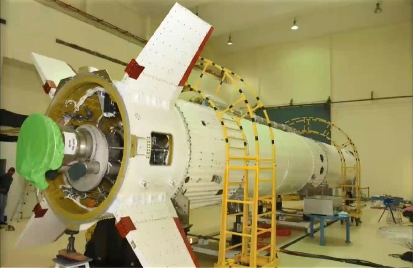 Ракетата за дебютния безпилотен полет на индийския кораб Гаганян бе сглобена!