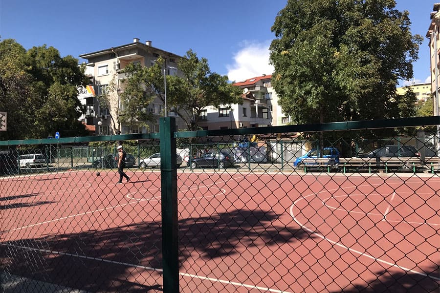 Започна ремонт на спортните площадки в район „Централен“ – в Пловдив