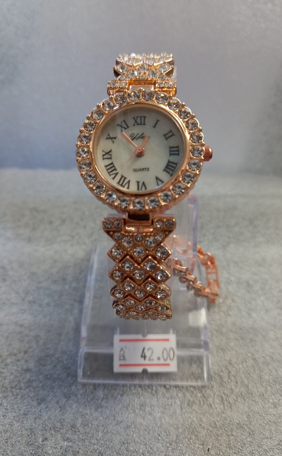 Дамски часовник, метална верижка + гривна, с камъни, луксозен