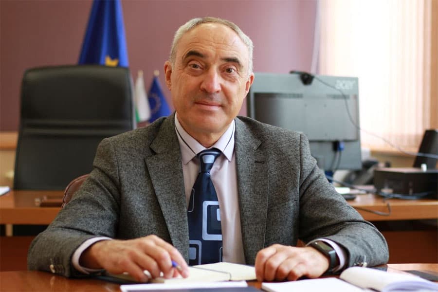 Областният управител Ангел Стоев ще инспектира поставянето на жилищните фургони в карловско – в Пловдив