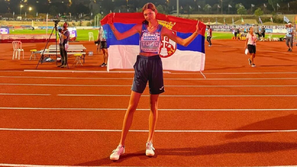 Ангелина Топич е носител на наградата „Пиотр Нуровски“ за най-добър европейски млад спортист