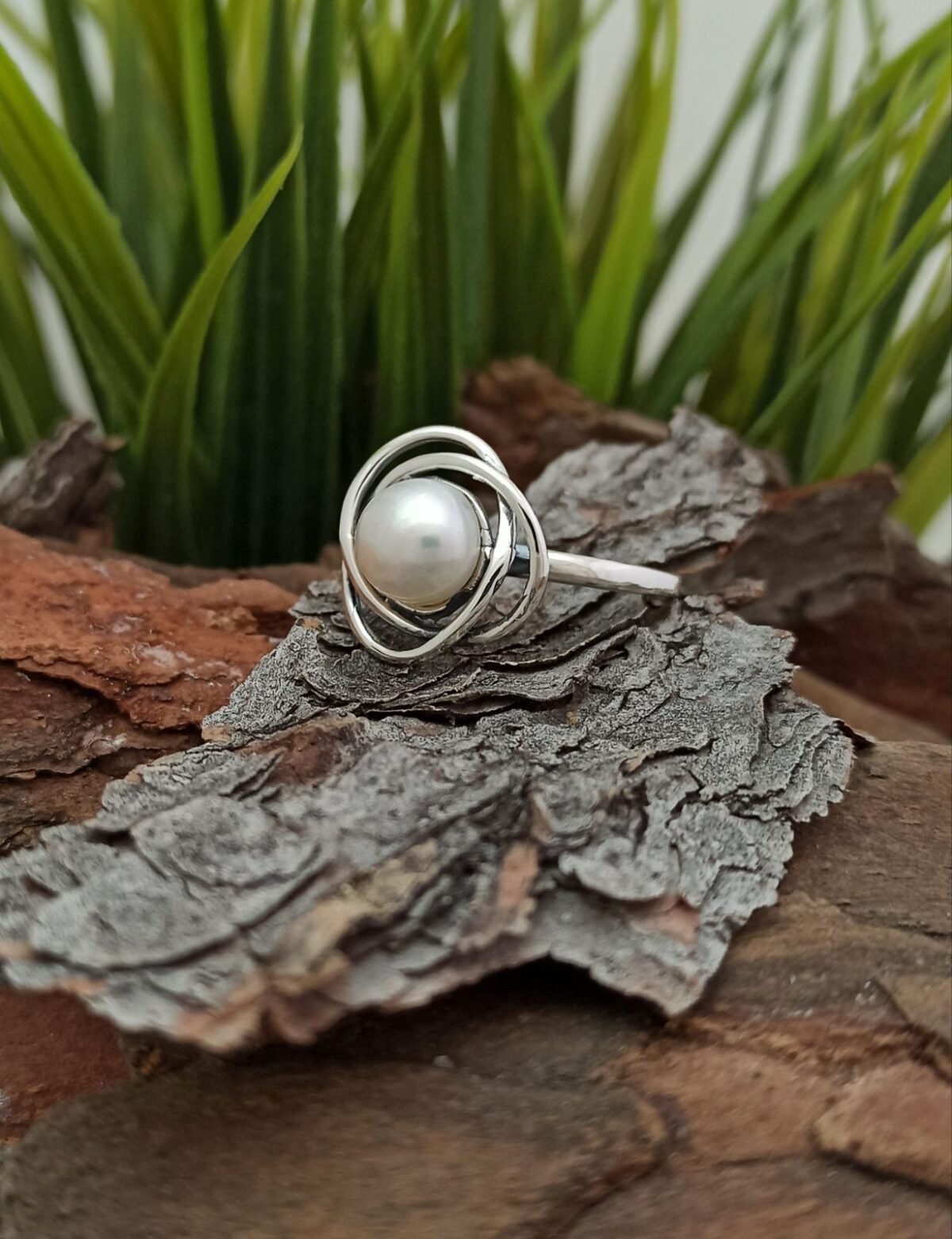 Дамски сребърен пръстен с речна перла 1200R – Студио Николас