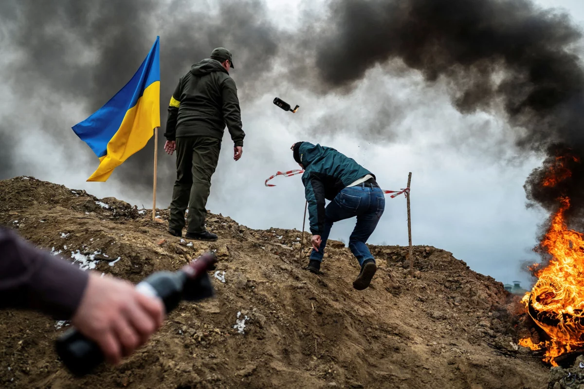 Украинските военни сили обградиха руските войски в Донбас