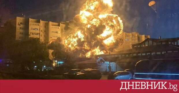 Военен самолет се разби в жилищна сграда в Русия недалеч от Украйна, има жертви