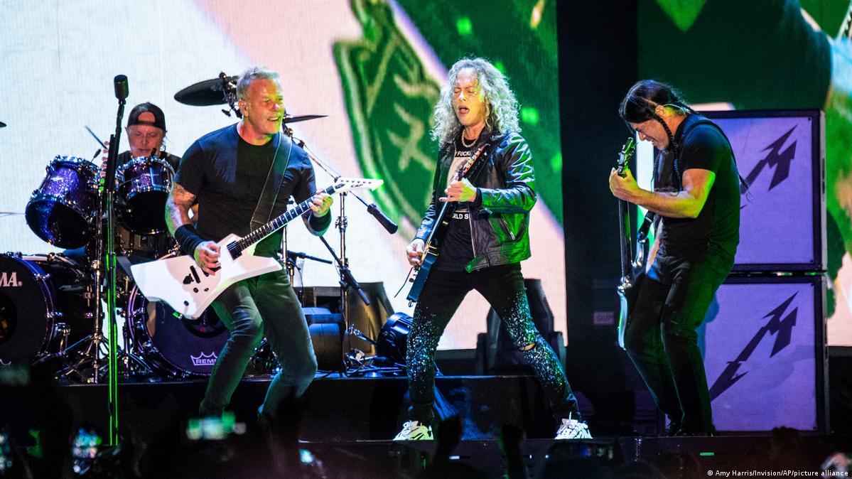 Metallica издава нов студиен албум през април и тръгва на турне