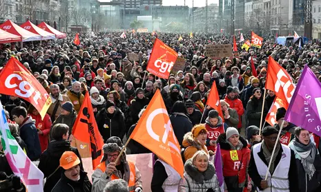Над 1 милион стачкуват във Франция