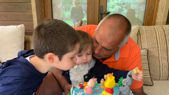 Бойко Борисов отпразнува рождения ден на първородния си внук