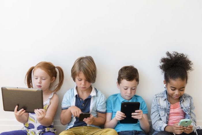 Какви ползи имат децата от екранното време?