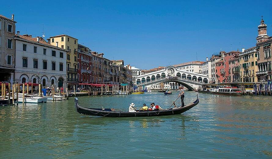 ЮНЕСКО: Венеция да се добави в списъка със застрашени обекти