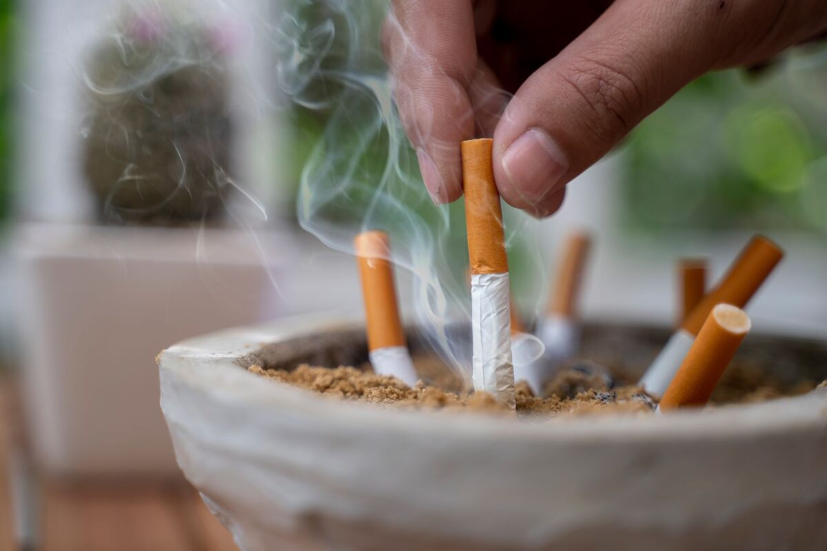 Нова Зеландия отменя първата в историята забрана на цигарите