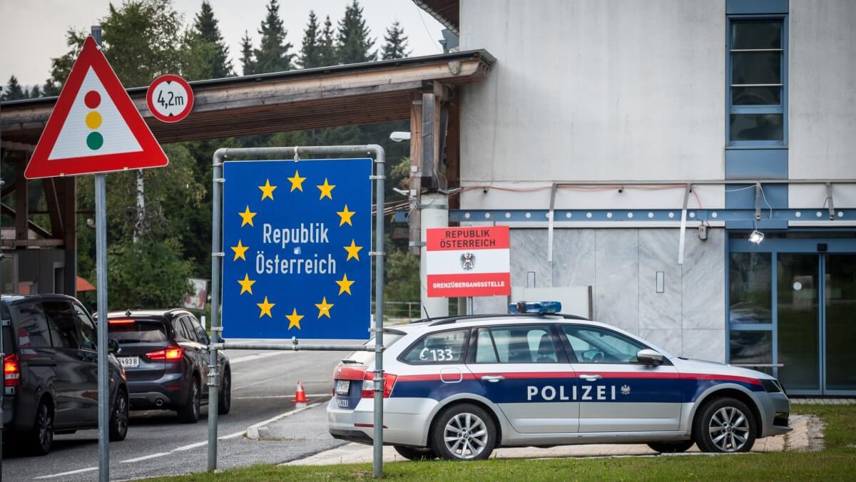 Австрия засили граничния контрол след легализация на марихуаната в Германия