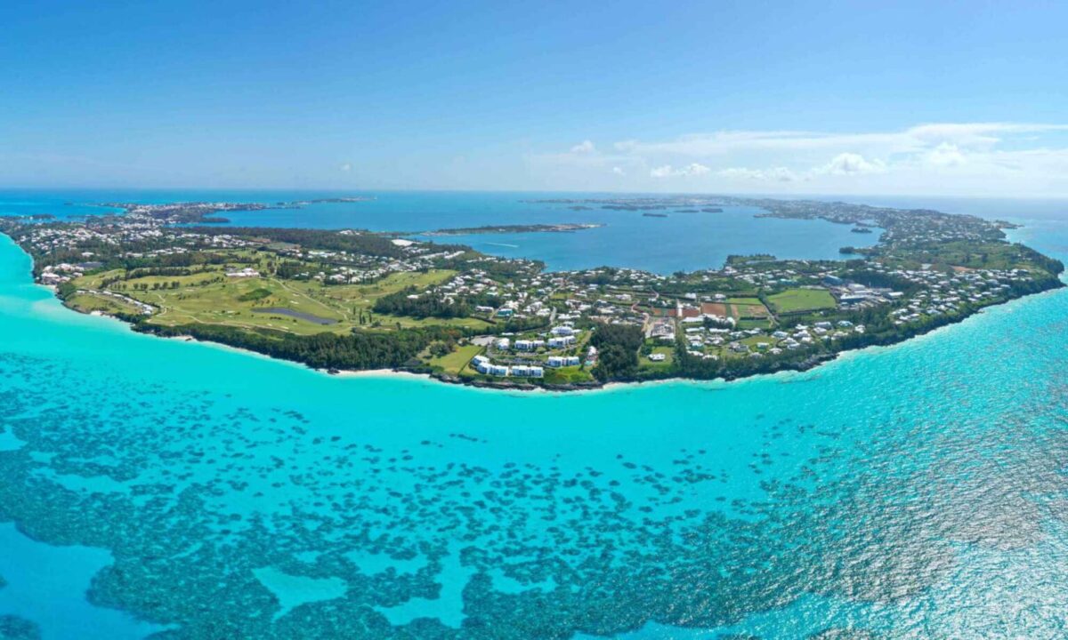 Под Бермудските острови има гигантска структура