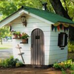 Поддръжка на дървените детски къщички през годината – защита от дъжд, слънце и студ